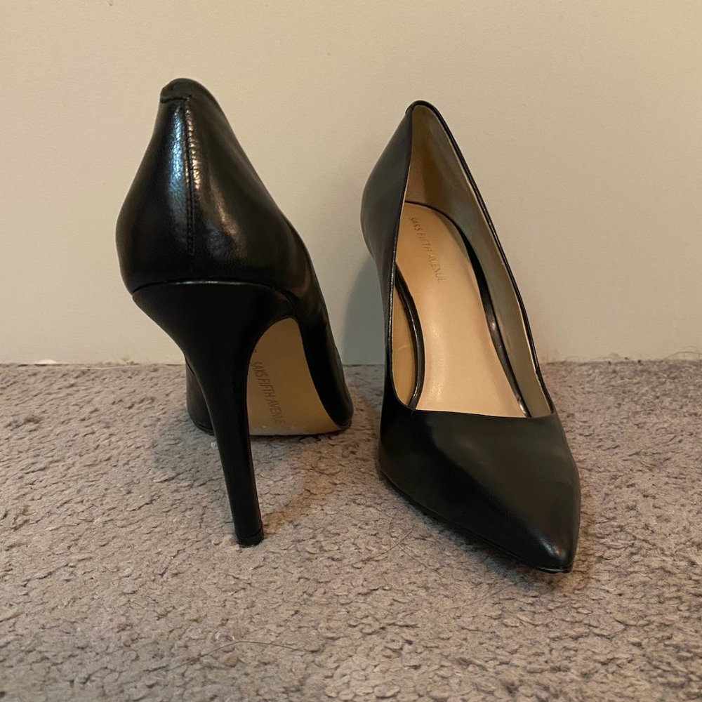 Sak Fifth Avenue Black Pumps (4" heel)